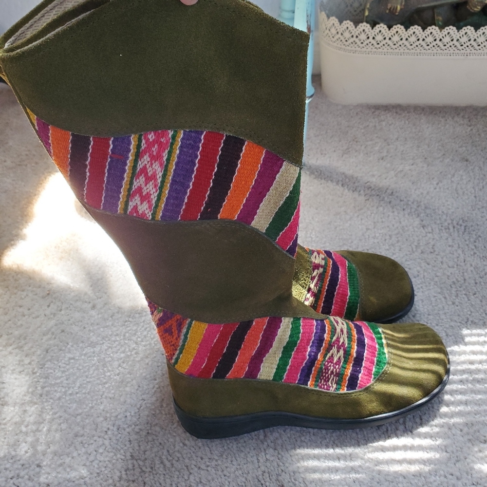 Boots (🇵🇪 Peru) - Picture 2 of 8